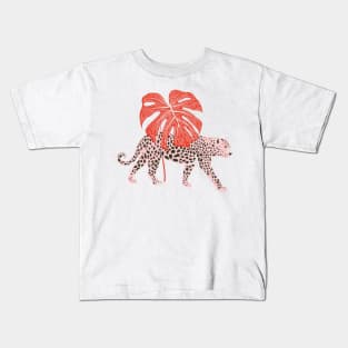 Leopard with monstera leaf Kids T-Shirt